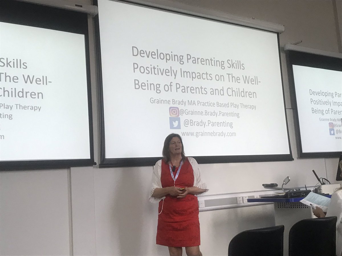HelenBenham2's tweet photo. Favourite talk so far by @BradyParenting ..something for me to take home and apply! Can’t wait to read the book 📚 #MWConnects19 #simpleparentingskillsinminutes #parenting 👩‍👦 https://t.co/Uh5mG8Idbf
