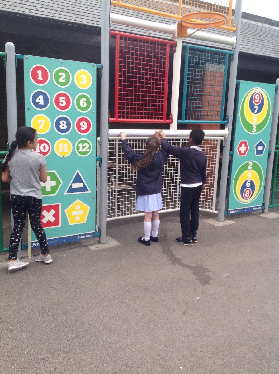 BKimber_LPS's tweet photo. Glass Group  had an outdoor maths  lesson. They measured different shapes that they found around the playground. We finished off with some exercise to get their heart pumping. @KRedding_LPS @LansdownePS https://t.co/MzAt7KMJiz