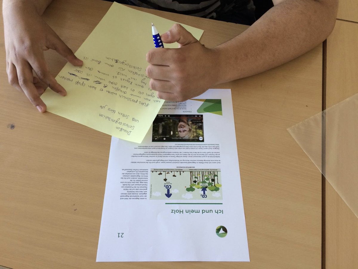 #Meeresbiologe oder lieber #Forstwirtin?🐳🌳 Für die 9. Klasse der Carl-von-Ossietzky-Gesamtschule in #Köln drehte sich gestern alles um die #grueneArbeitswelt. Mit unserem #Crashkurs haben die #Schülerinnen und #Schüler verschiedene #Berufsfelder unter die Lupe genommen.