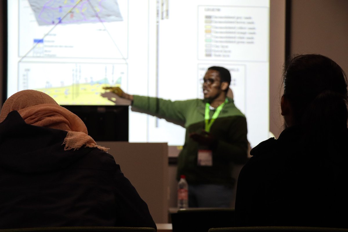 uwcgci's tweet image. Day 3: Workshop, Training and Development, Paper &amp;amp; Institutional Presentation

TOPIC: Scenarios assessments for water sensitive design implementation: A case study of Cape Flats Aquifer, rendered by Siyamthanda Gxowa from University of the Western Cape. 

#GCC2019
#4IR4AFRICA