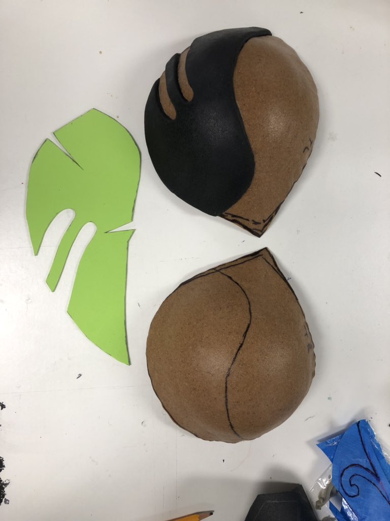 KheperaCosplay's tweet photo. 🎉 More cosplay progress 🎉
Well I didn’t get as far as I wanted to this weekend on my breastplates, but they are staring to look pretty sweet. 
@The_GameTheatre 
#cosplayprogress #worbla #armor #dragonprincess #dragonthroneslarp #necromancer https://t.co/9OdnVAUyEJ