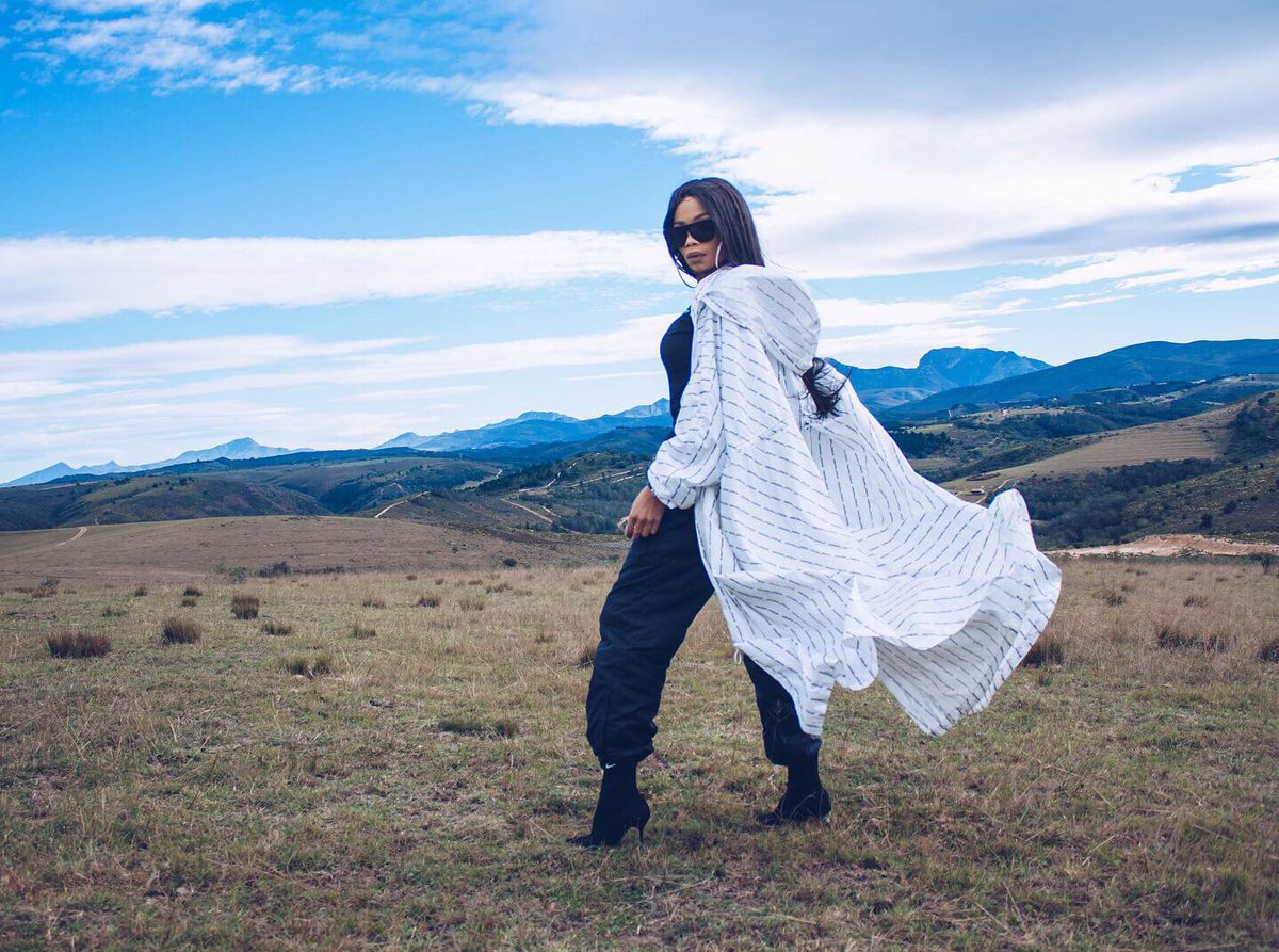 Bonang's tweet image. Swoosh. 😎🇿🇦 #MySAExperience 📸 @ShellingsonSA