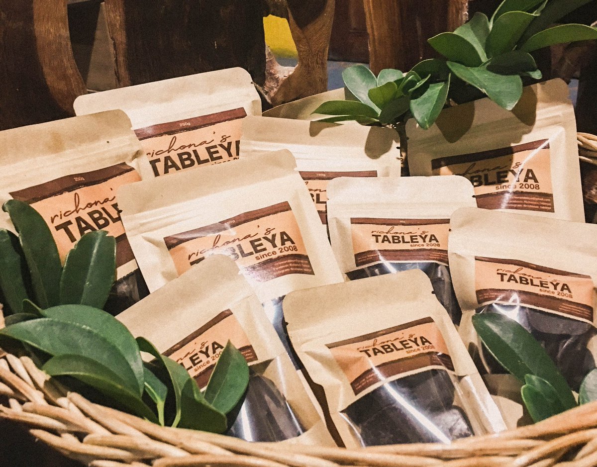 airacatienza's tweet image. Hi everyone! 😁
Bili na kayo samin ng TABLEYA!!! Guaranteed 100% Purong Cacao. Perfect for your hot choco and champorado lalo na this rainy season. Pwede rin pampasalubong o pampadala sa mga kamag anak niyo sa ibang bansa. Haha. BILI NA KAYO GUYSSS!!! 😊😘 #tablea #tableya #cacao