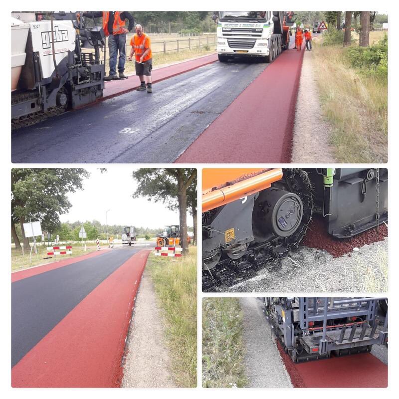 Onder deskundig oog van onze toezichthouder Joop Janssen wordt vandaag in het kader van rehabilitatie verharde wegen in gemeente Bergen op de Heerenvenweg (Wellerlooi) asfalt gedraaid: zwart/rood warm in warm voor een mooi strak resultaat.
