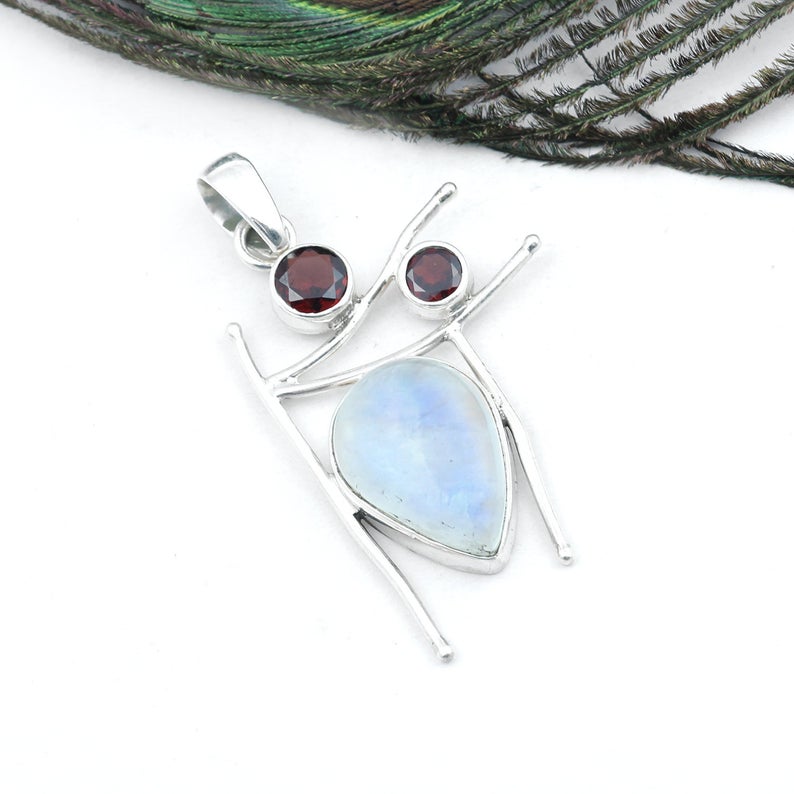 Moonstone And Garnet Pendant

etsy.com/in-en/listing/…

#moonstoneandgarnetpandent #silversterlingpendant #redgarnet #bluefashmoonstone #rainbowpendant #gift
#jewelrydesign #wholesale #jewelrymaking #manufacture
#sale #likeoflike #handmade #jewelryforgift #beautifulpendant