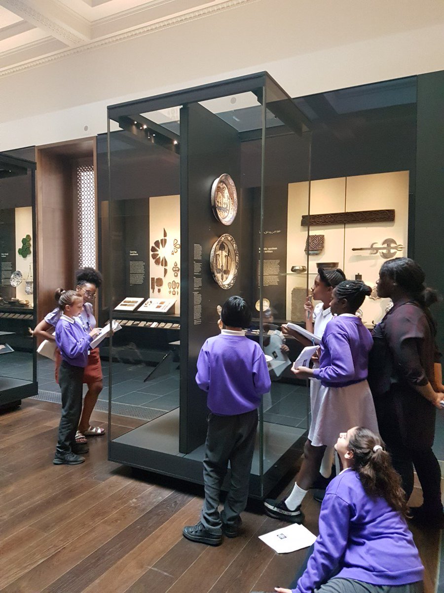 HPA_Philip_Lane's tweet image. Year 5 are having a splendid time investigating ancient Islamic art @britishmuseum 
#HPAPLTrips