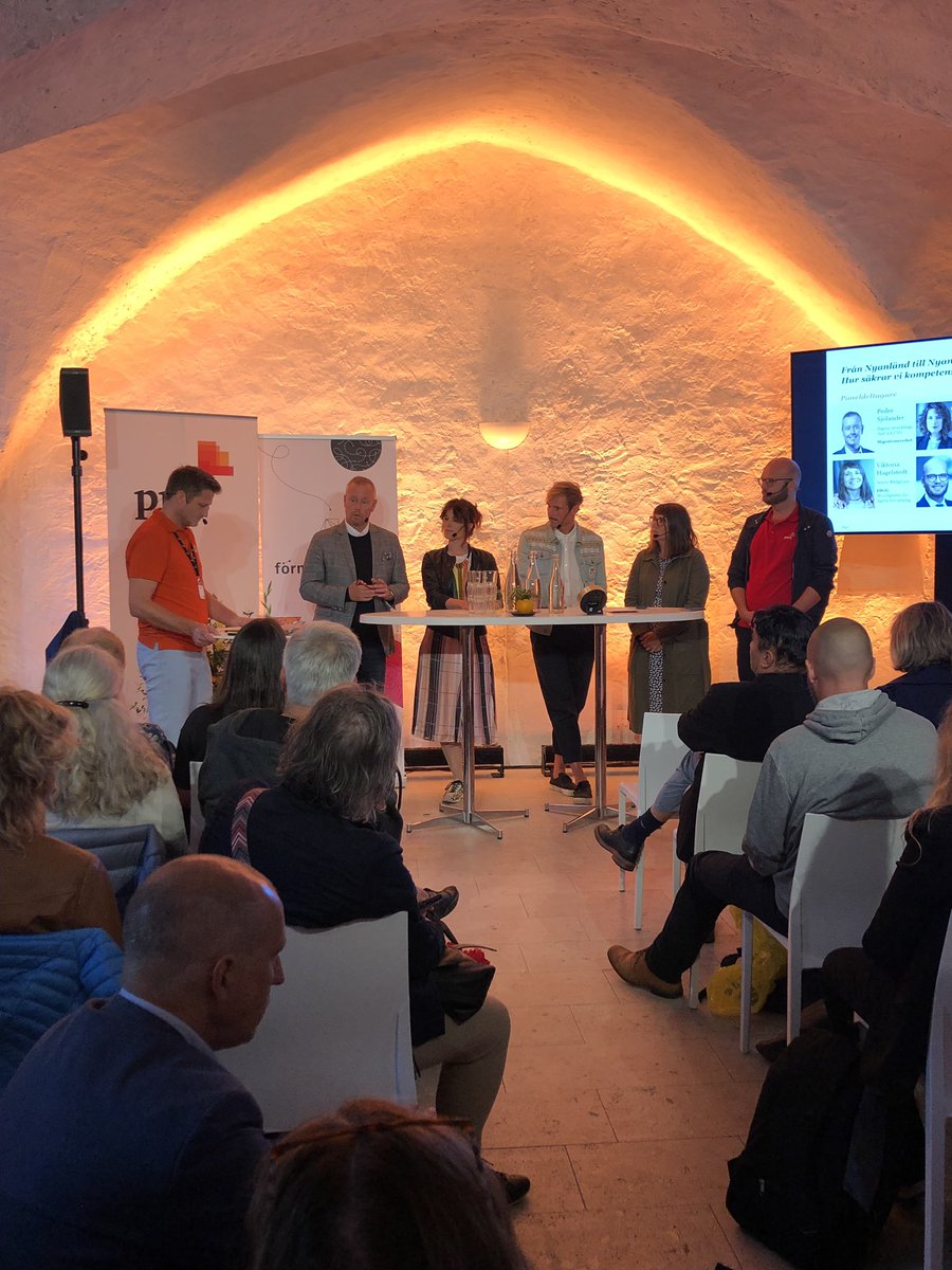 PwC_Sverige's tweet photo. På scen just har vi bland annat @louisecalle från @S_K_L , @Sjolanderp från @Migrationsverk och @VHagelstedt från DIGG som diskuterar offentlig förvaltning och blockchainlösningar under seminariet ”Från nyanländ till nyanställd”. #arbetskraftsinvandring #blockchain #Almedalen19 https://t.co/CPwBIRPo4g