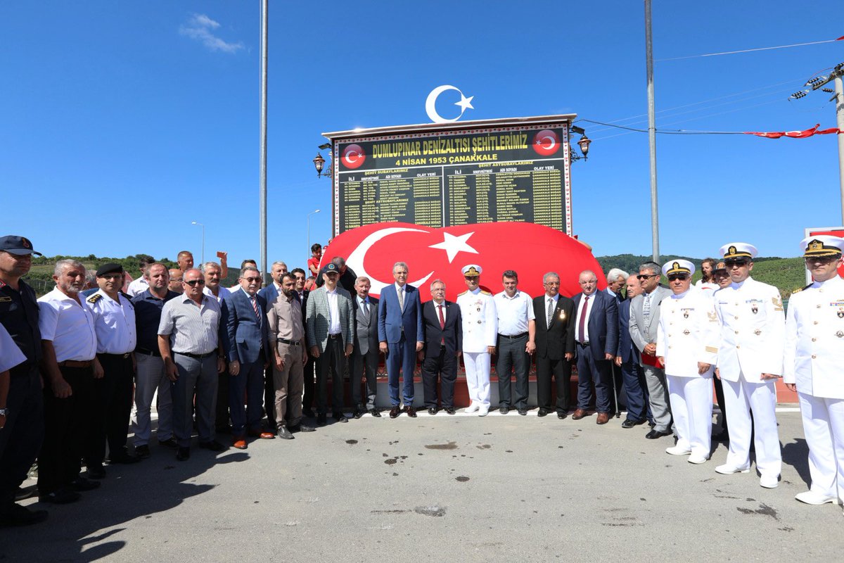 SakaryaAshim's tweet photo. Türkiye Harp Malulü #Gaziler #Şehit Dul ve Yetimleri Derneği Sakarya Şubesi Başkanlığı tarafından #Dumlupınar Denizaltısı Şehitleri anısına Karasu’da yaptırılan anıtın açılış t��renine katıldık. Ruhları şad olsun  🇹🇷🇹🇷 @sehit_gazi @SakaryaValiligi @Sakaryabld https://t.co/3Ni2y2yCqF