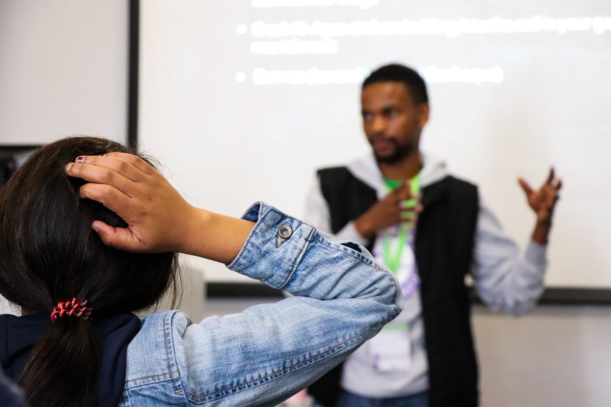 uwcgci's tweet image. Day 3: Workshop, Training and Development, Paper &amp;amp; Institutional Presentation

TOPIC: Ki-Agua activated charcoal water purifier, rendered by Fundile Maqhekeza from @kiaguacharcoal.

#GCC2019
#4IR4AFRICA