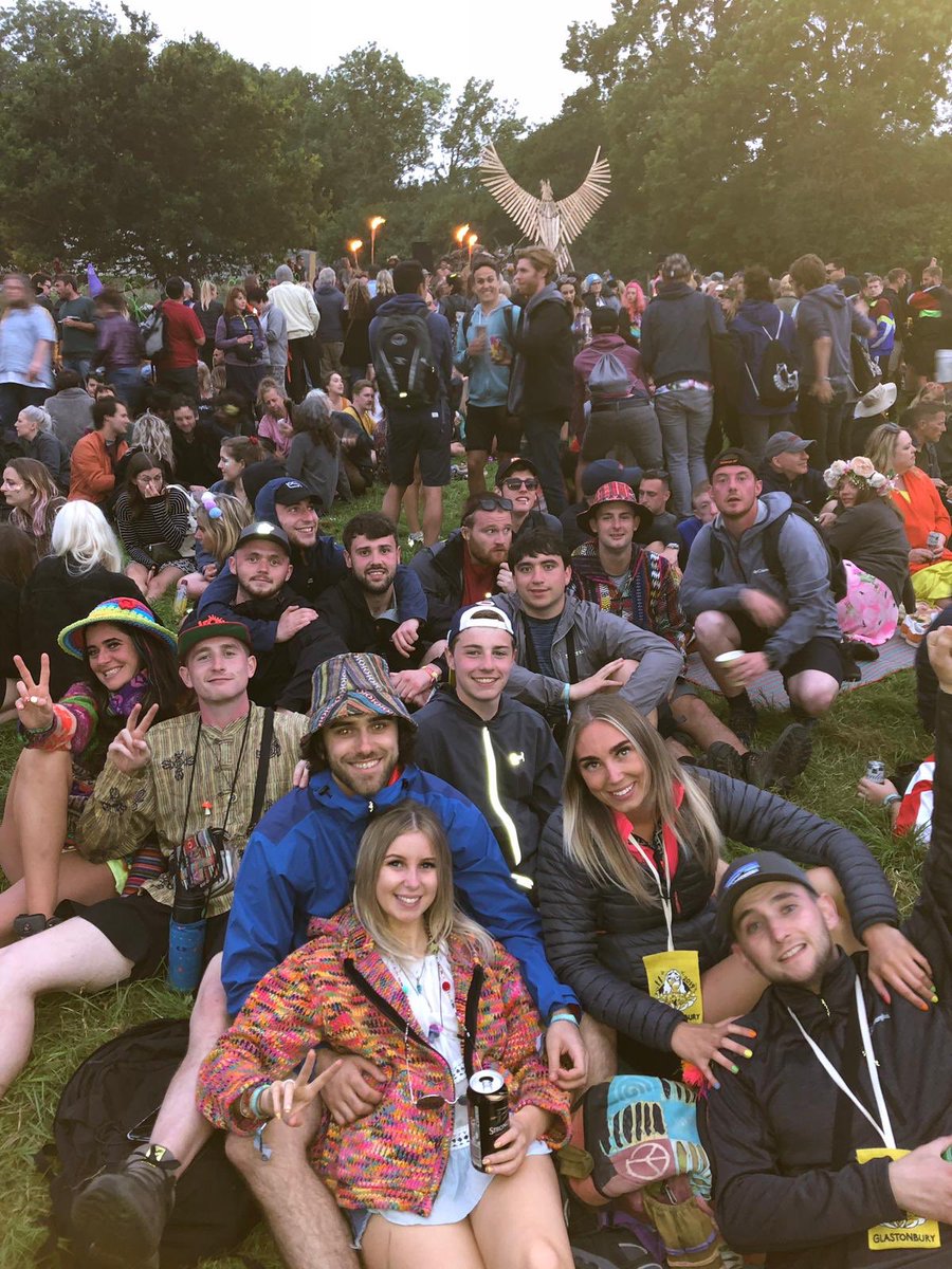 __JoelC96's tweet photo. The place that seems to get better every year, grateful for every minute we got to spend there &amp; can’t wait to be back there already for the big one next year 5️⃣0️⃣ .. Glastonbury 2019 ✌🏼💚 https://t.co/vCenV4fHwQ