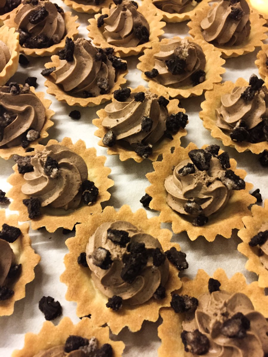 PosteGrande's tweet image. Tous les midis, la grande poste vous propose de venir déguster son plat du jour ou sa salade du jour, accompagnés de leur café mignardises ! ☀️☀️