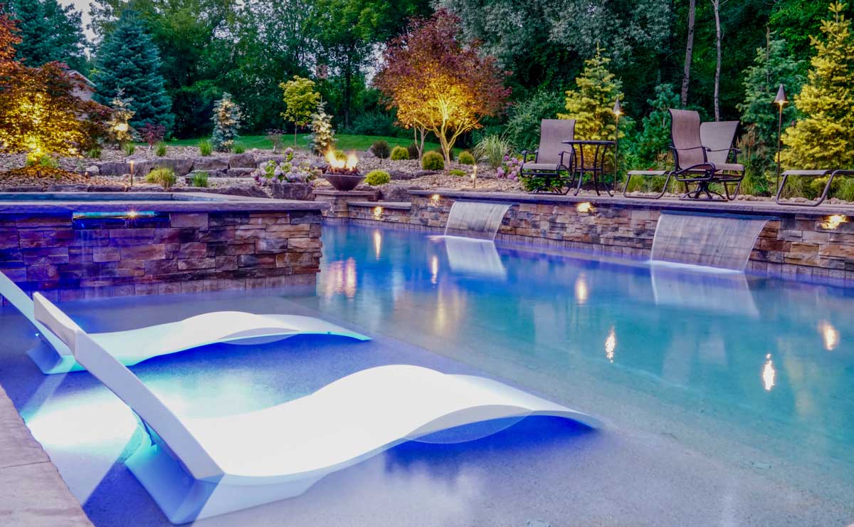 PrecisionPoolNY's tweet image. If you want to sit all day in the sun, without getting hot, sit in the water. #tanningledge #sunledge #luxury