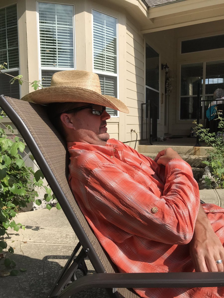 christi_ely's tweet photo. getting older is tiring but you keep at it @brandonwely
π₯³ Happy Day of birthβ€οΈ#44yearsandcounting https://t.co/iv2LvIQbqX