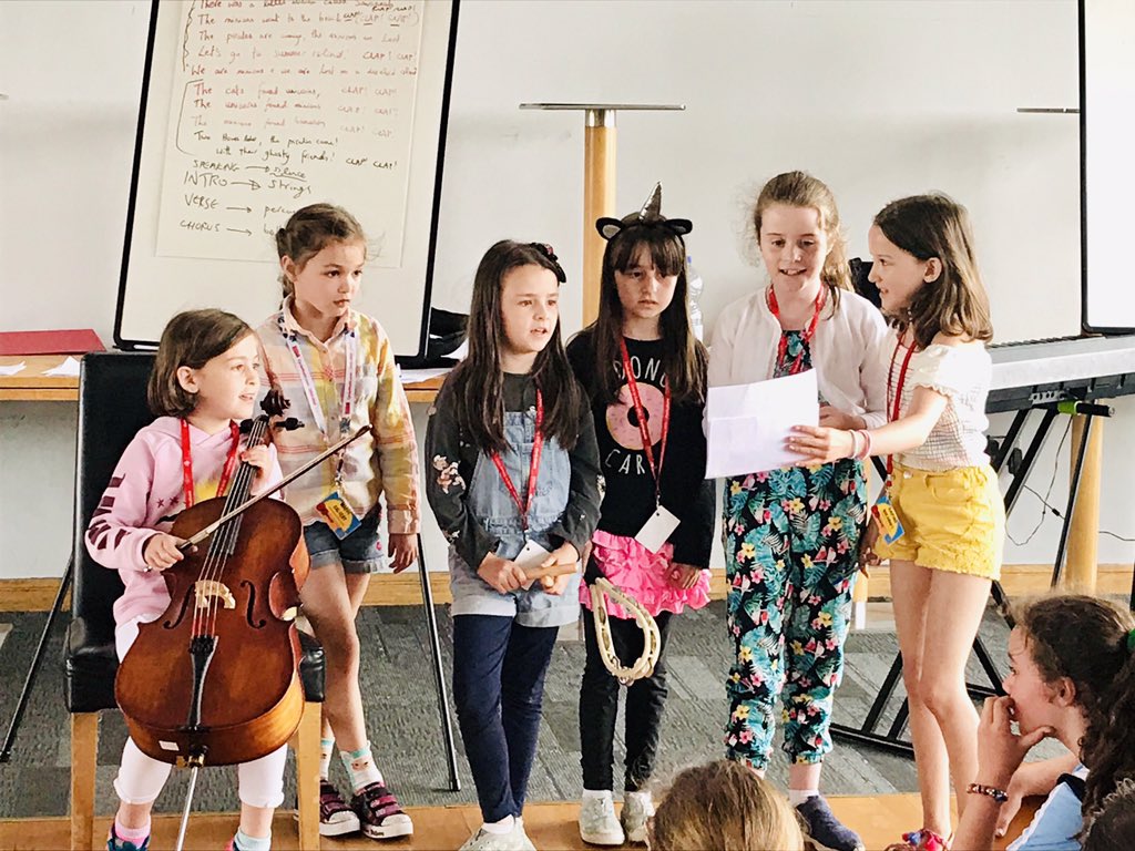 fingalmusic's tweet photo. We’re writing our own songs and doing band work today! Brilliant ideas all around! 🎶😎😄🙌 #soundsgoodsummercamp #fingalacademyofmusic #musiccamp #formaband #malahiderugbyclub #performingtogether #havingfun https://t.co/CkUuxbDNSw