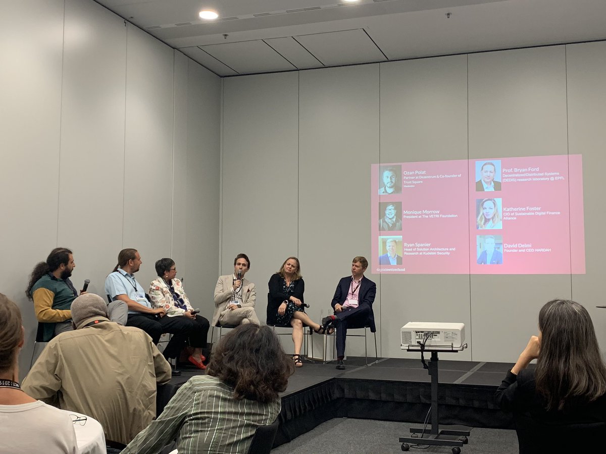 Marianne_McDade's tweet image. Fascinating discussion on #blockchain w/ @foster_change @DelmiDavid @moniquejmorrow. #WCSJ2019