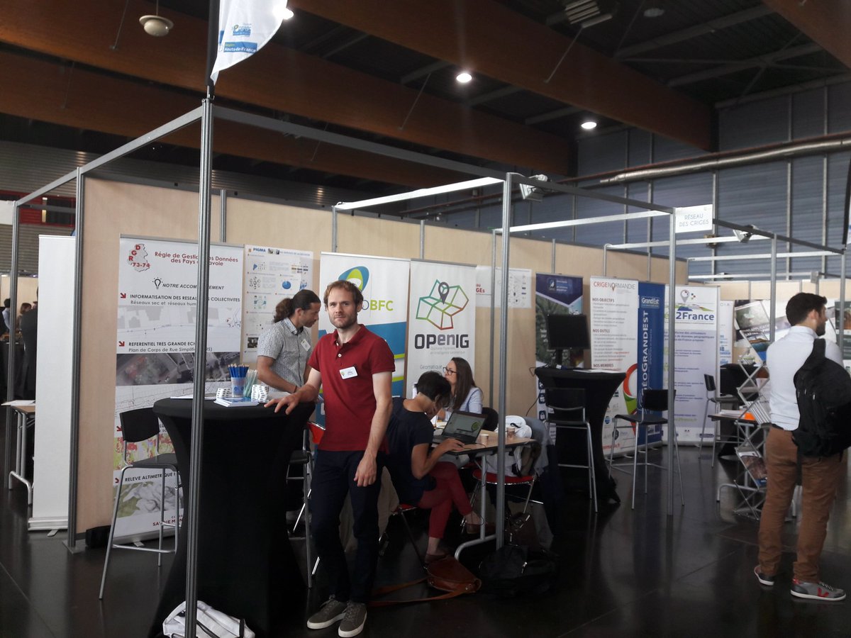 PlateformePIGMA's tweet photo. @PlateformePIGMA en place aux #GeoDataDays pour 2 jours de rencontre et de débats. @afigeo_asso_fr #reseaudescriges #geo2france @IDeO_BFC @IDG_OPenIG @CRIGEPACA @CRIGEnormandie @GipCraig @geograndest https://t.co/7duKsYAExx