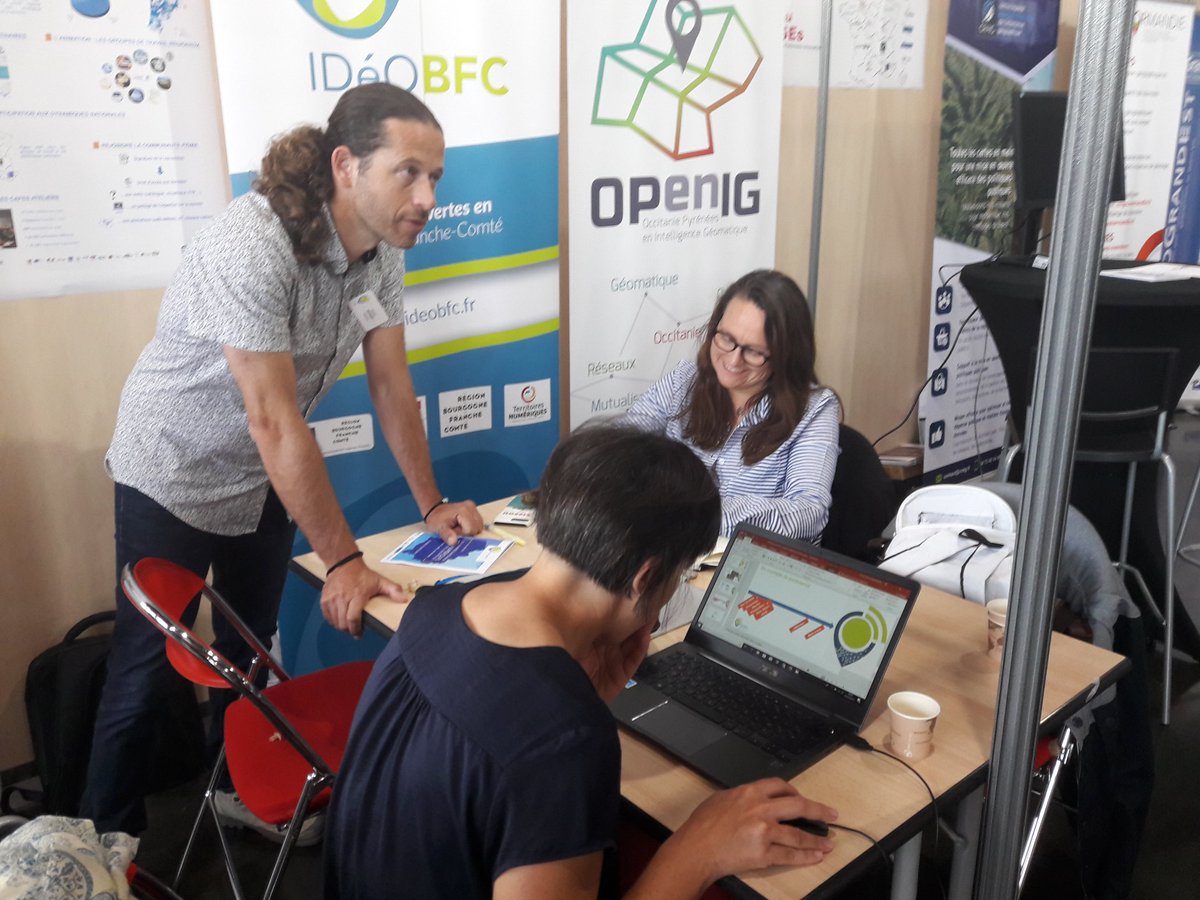 PlateformePIGMA's tweet photo. @PlateformePIGMA en place aux #GeoDataDays pour 2 jours de rencontre et de débats. @afigeo_asso_fr #reseaudescriges #geo2france @IDeO_BFC @IDG_OPenIG @CRIGEPACA @CRIGEnormandie @GipCraig @geograndest https://t.co/7duKsYAExx