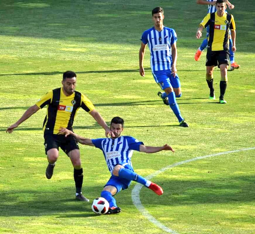 MichelZabaco's tweet photo. INDESCRIPTIBLE!! 
MUCHAS GRACIAS A TODOS, LO CONSEGUIMOS!! 
@LaLiga 1️⃣2️⃣3️⃣ https://t.co/NCL8sjzF3K