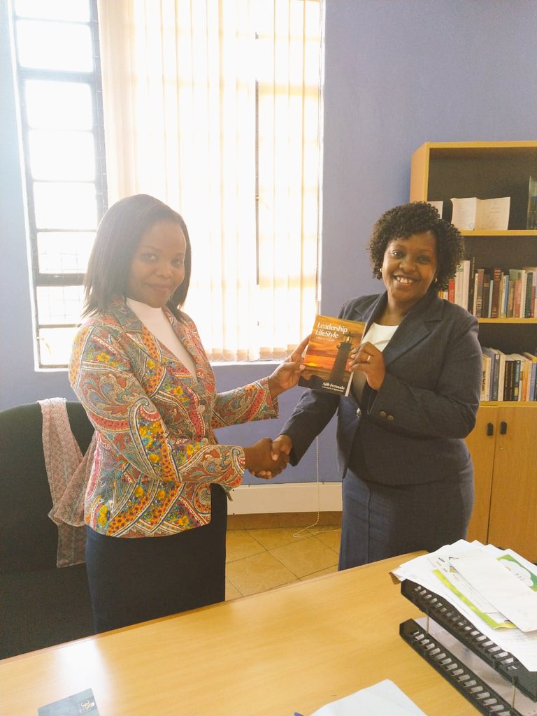 Pam_psk's tweet photo. Thank you to Ajith Fernando Director of YFC Srilanka for The Suprise Gift to @PACUniversityKE School of Theology @NathanChiroma and the Library. #SettingFoundationsForGenerations https://t.co/EMsKHDOwiy