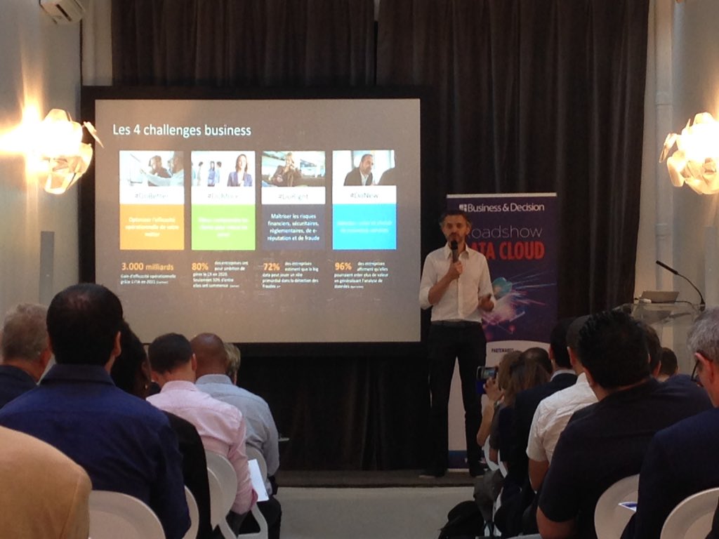 BD_Group's tweet photo. 4 challenges business pour bien gérer ses données : #DoBetter #DoMore #DoRight #DoNew, présentés par @mick_levy
#RoadshowBD #DataCloud https://t.co/igHoX3pOSF