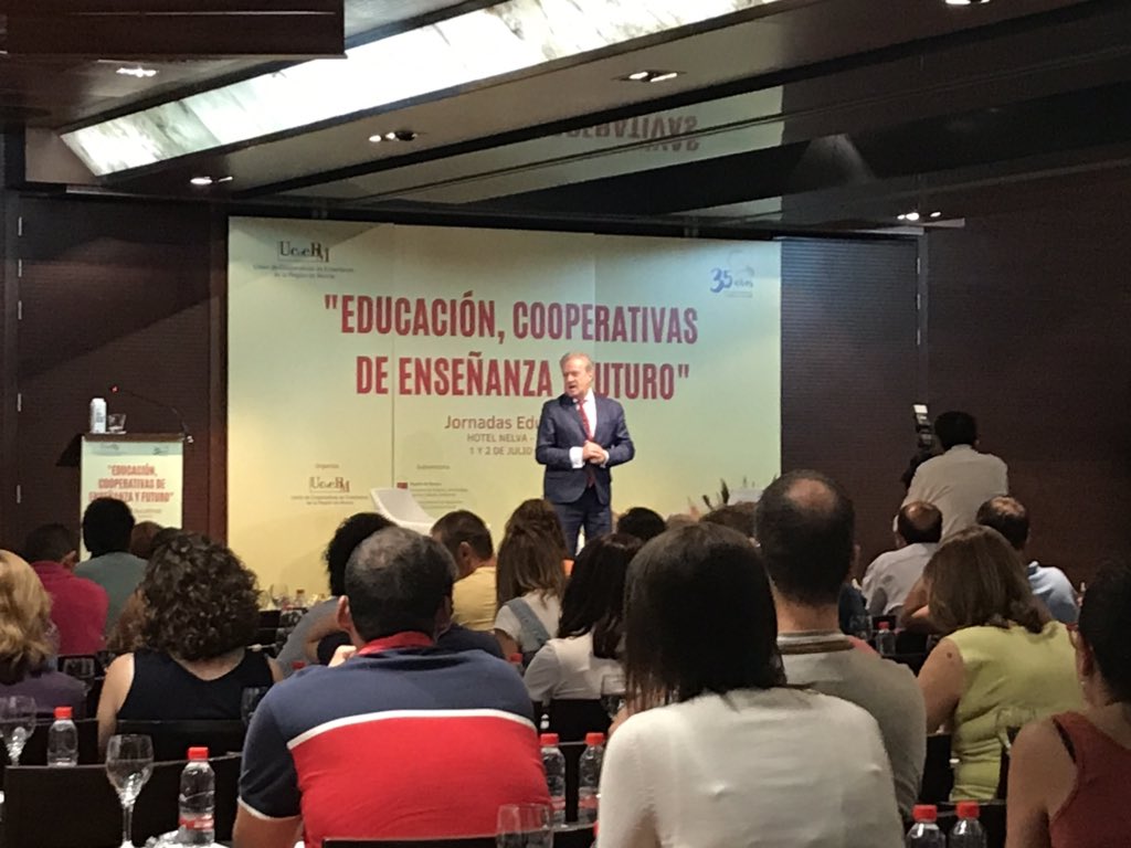 CSAcooperativa's tweet photo. Continuamos con las Jornadas Educativas de @ucoerm con @mcampovidal y la importancia de las habilidades comunicativas en la empresarial educativa https://t.co/dO08FyYb8d
