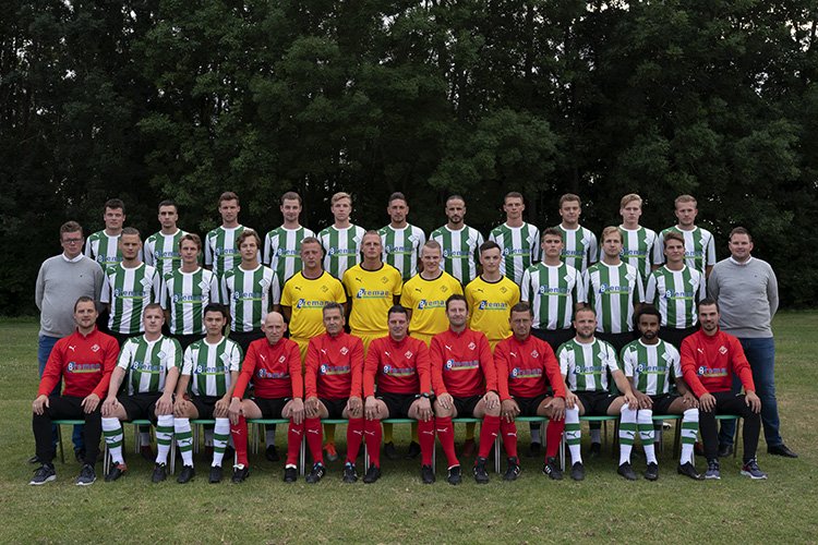 scgenemuiden's tweet photo. De complete selectie voor het seizoen 2019-2020 is op de gevoelige plaat vastgelegd, voor een bureaublad versie volg de link. https://t.co/VC8fuRxHRg https://t.co/0yMbZcWus2