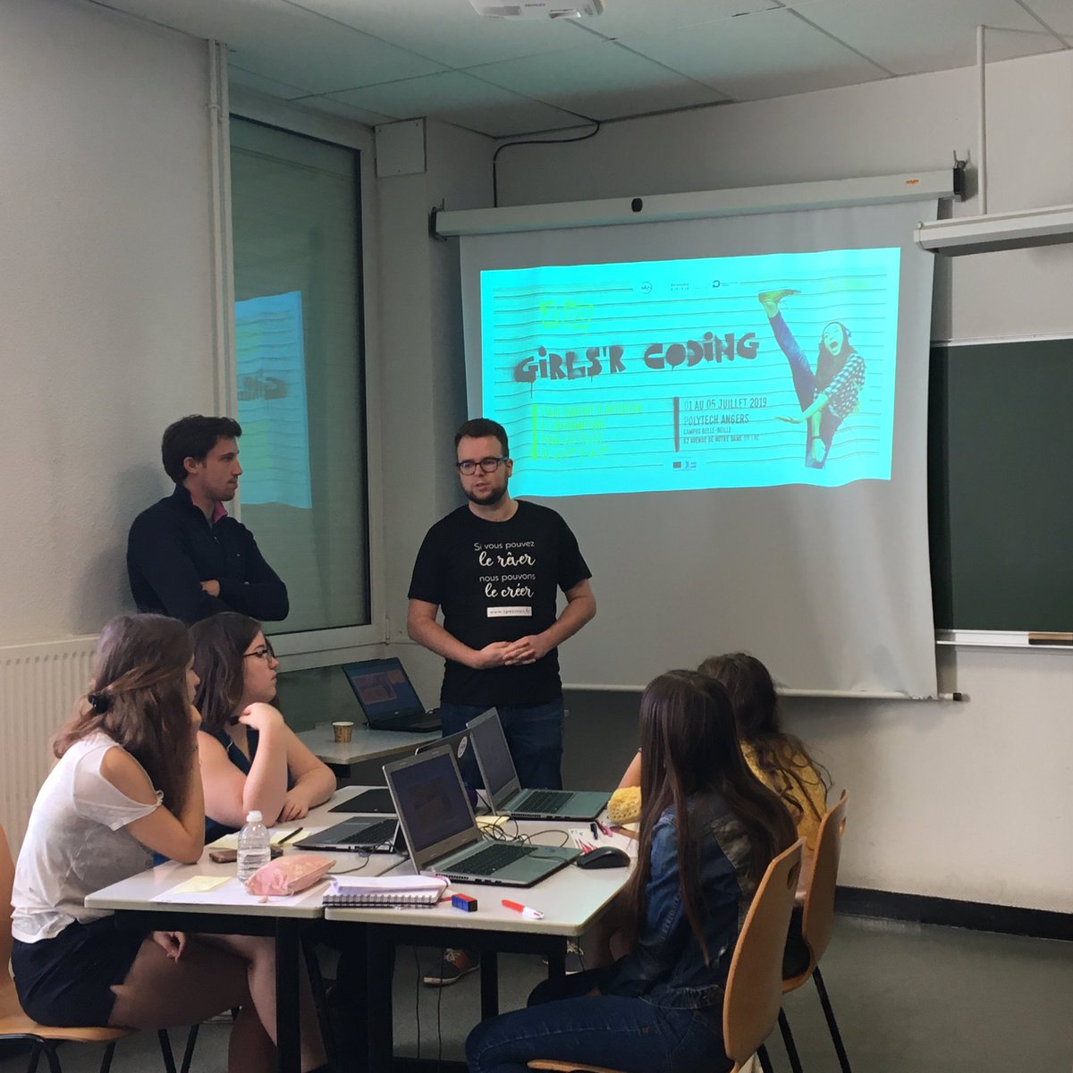 ilikeitnum's tweet image. #GirlsRCoding SPECINOV &amp;amp; @EmpreinteDig démarrent la deuxième matinée #html #CSS #initiation au #web @Polytech_Angers