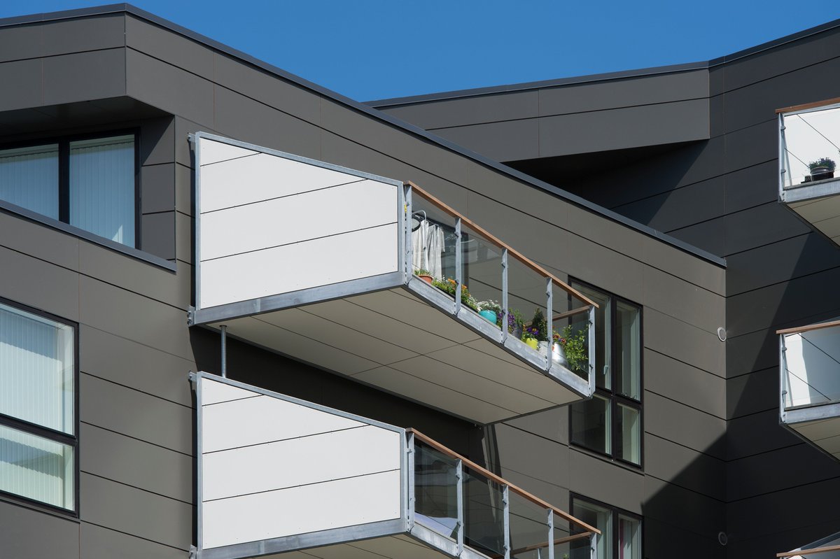 Rockpanel's tweet photo. 50 apartments - Thors Bakke Randers by KPF arkitekter. More info about #Rockpanel #facade #cladding: https://t.co/MtB38GeusJ 
#architecture #modernarchitecture #apartments #photography #photogram #facades #facadepanels #design #randers #demark #danmark #rockwool https://t.co/KaEFFkvK9d