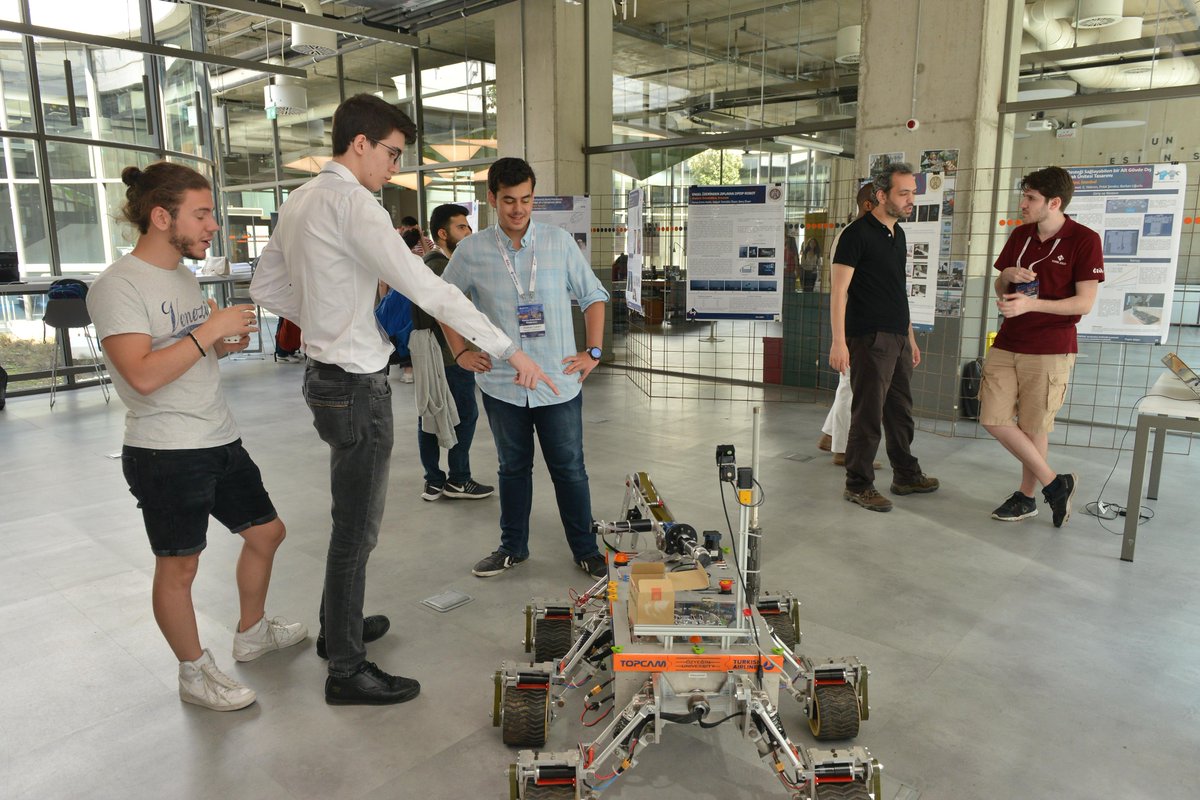 ozyeginuni's tweet image. Mühendislik Fakültemiz tarafından organize edilen TORK 2019, robotbilim alanında davetli konuşmacılar, özgün bildiriler ve çalıştaylar ile çok yönlü bir konferans olarak 26-28 Haziran tarihleri arasında kampüsümüzde gerçekleşti.