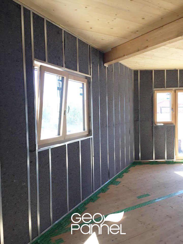 diyesca's tweet photo. Aislantes Geopannel  🌿
Gran rendimiento en aislamiento termoacústico, fácil instalación y un origen procedente de fibras textiles recicladas 
#Geopannel es el aislante ideal para edificios con estructuras de madera o sistemas de construcción ecológica. 

QUIERES MÁS INFORMACIÓN? https://t.co/k2szom1mVi