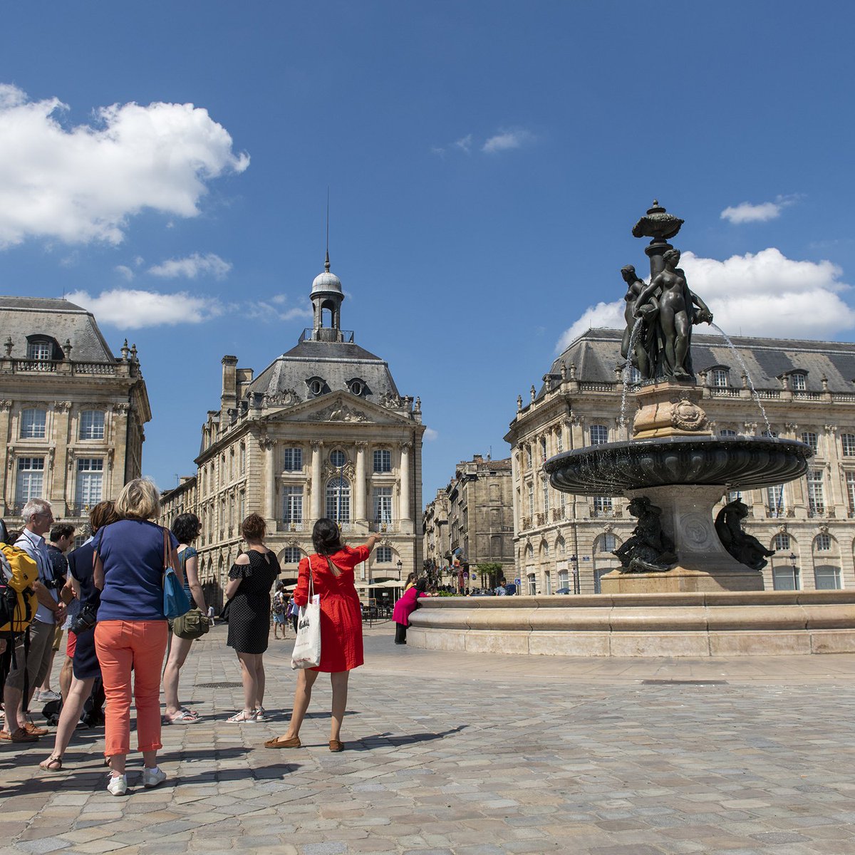 Bordeaux est une ville surprenante et les incontournables ne manquent pas ! Que visiter ? Où aller ? Voici une sélection des incontournables de #Bordeaux et de ses routes du vin 👉bit.ly/BxIncontournab…
📸 Vincent Bengold