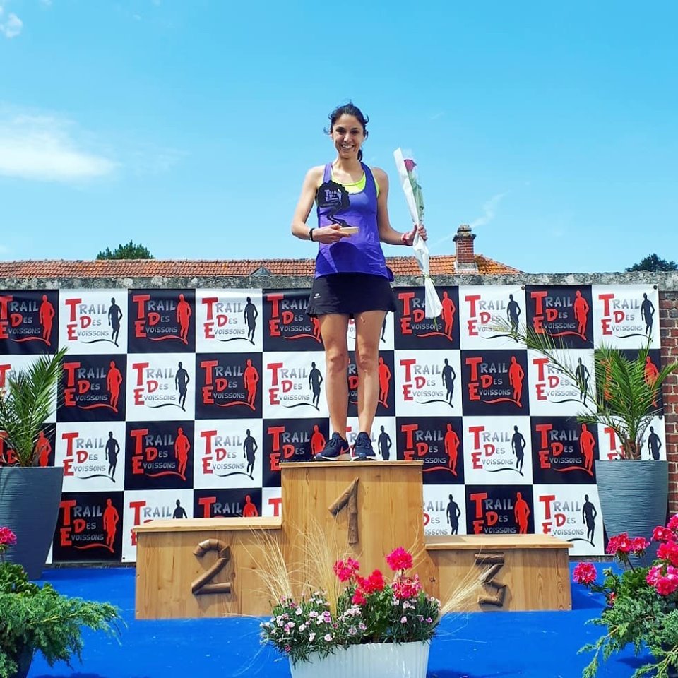 BeteDeCourse's tweet image. Une demi 12aine d'ampoules, un beau bleu, des écorchures, un genou en vrac, 2 poteaux à la place des jambes et un podium (catégorie) sorti de derrière les fagots... 🙈😆 Bref... instagram.com/p/BzWM9xRoBkd/ #archemont #traildesevoissons #betedecourse #trail