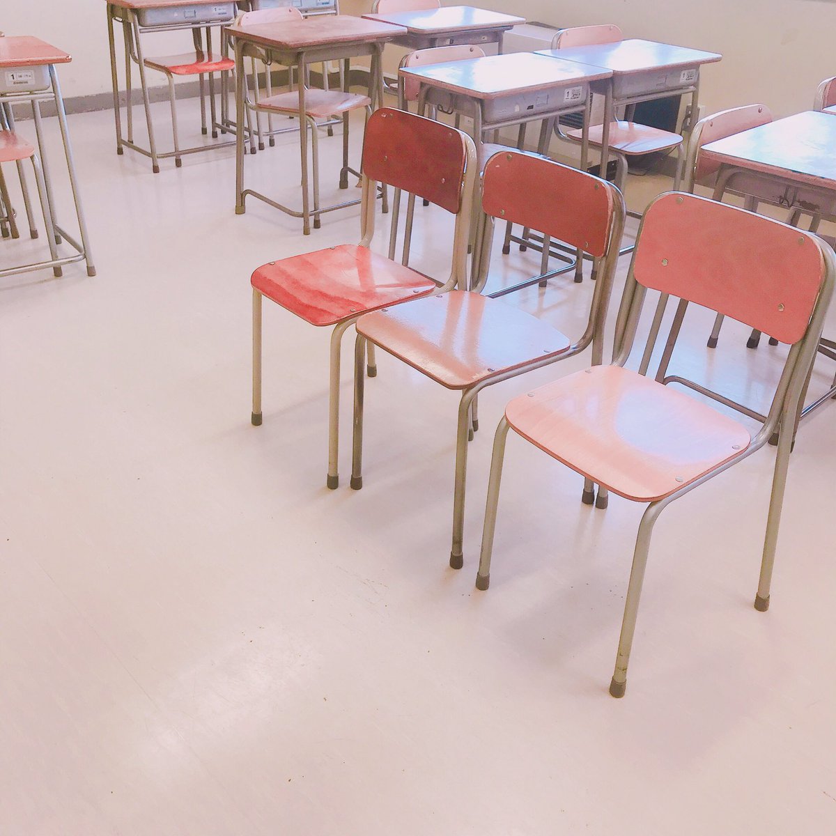 本日も部活✦✦

私たちはとても焦っています🙂

無事、総文祭での公演は
成功するのか、、、

楽しみに待っててください😌🥀

そして、最近気温の変化が激しいので
熱中症にお気をつけください。。

🦖