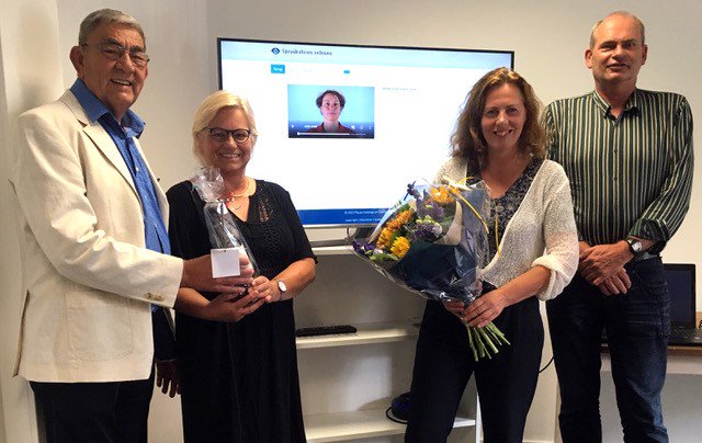 Het oefenprogramma waarmee je online kunt leren #spraakafzien is live gegaan.  Als trotse penvoerder van dit project onze complimenten aan de logopedisten Caroline en Paula  zie: stichtingplotsdoven.nl/digitaal-leren…     V.l.n.r.  G. de Vijlder, C. van Daelen, P. Hettinga, P.Helmhout