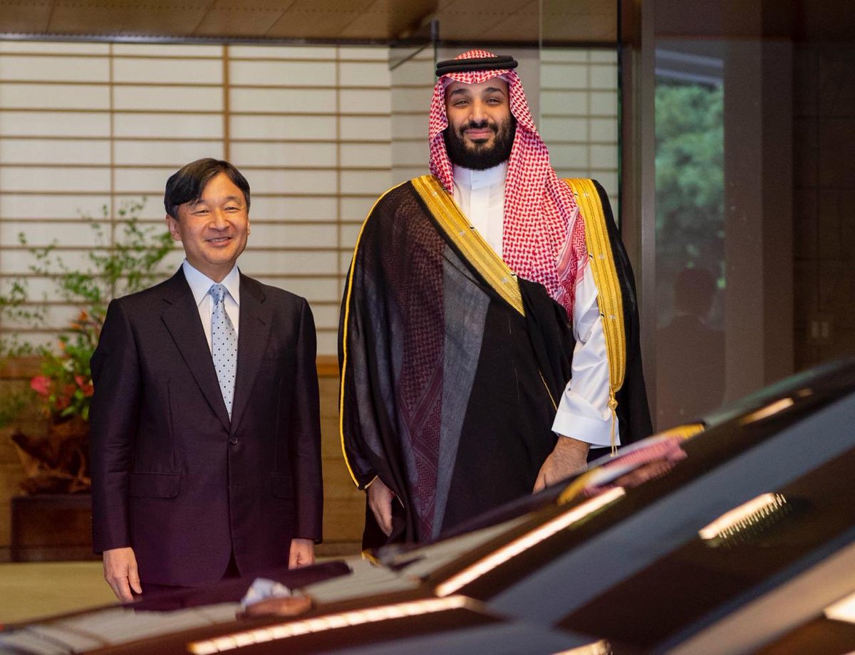 Badermasaker's tweet photo. امبراطور اليابان يستقبل سمو #ولي_العهد الأمير محمد بن سلمان في قصر اكاساكا بطوكيو اليوم. 

#محمد_بن_سلمان_في_اليابان https://t.co/IsWvgYn0ek