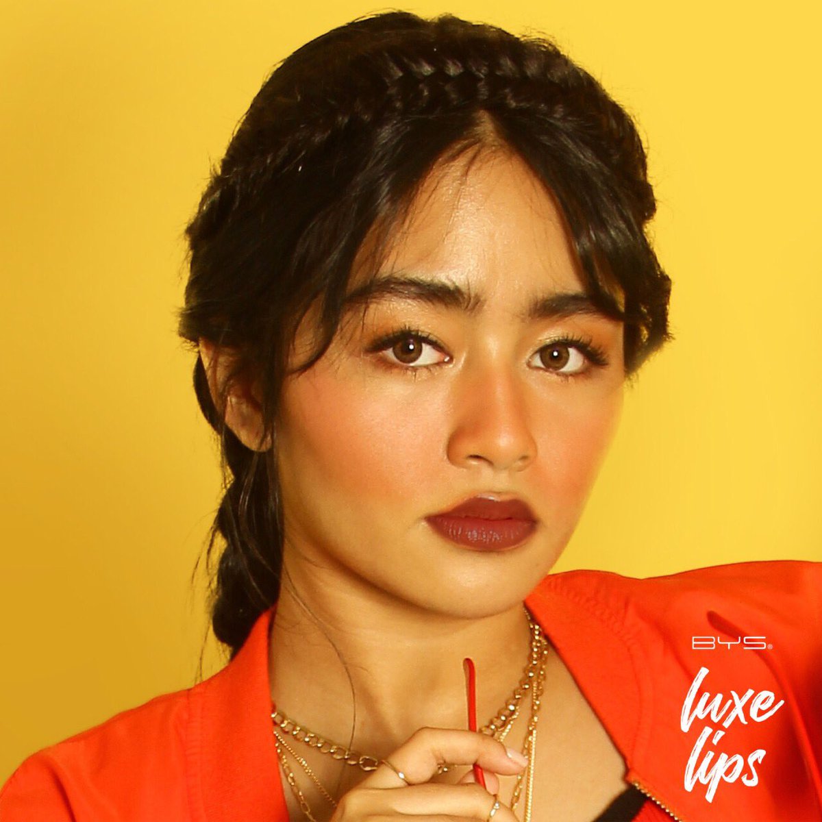 byscosmetics_ph's tweet photo. Fit your nudes to any mood. Like @vivoree you can take any look to the next level with a solid lip wardrobe. BYS Luxe Lips has a range that will help you express your unique self, with a moisturizing and longwearing ultra matte finish. 

#BYSLuxeLips #Vivoree #BYSLuxeLipsTrials https://t.co/b6dCAVemOy