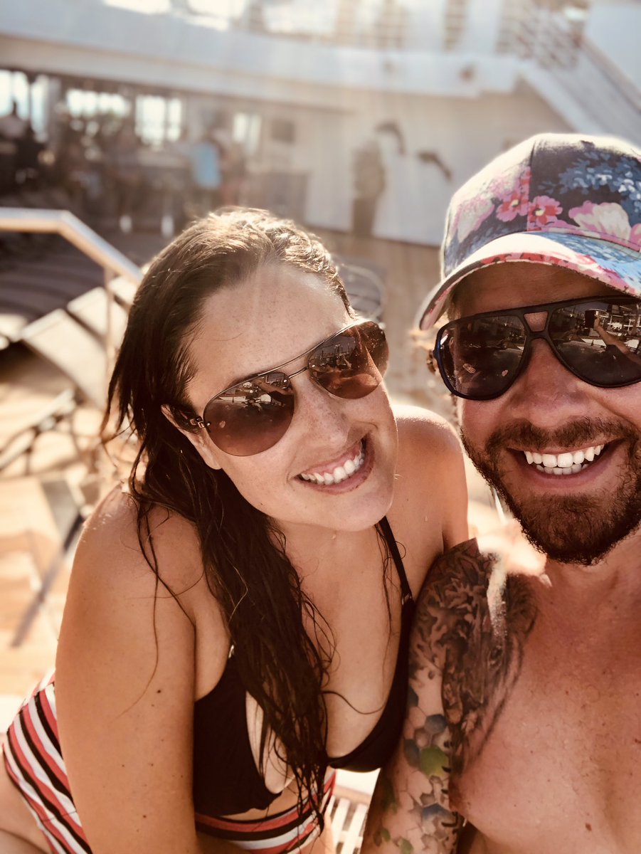 BrentLindeque's tweet photo. My f*k Maralize... someone left the fridge door open in Joburg. How do I teleport back to that European summer? #FeelsJustLikeYesterday #ActuallyItWas #Eurotrip #Summer #Love https://t.co/URKjUCEbNN