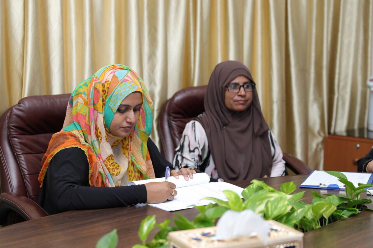 SaudVillingili's tweet photo. 01/07/2019 Kolamaafushi council aa Ministry of Islamic affairs aa badhalukoh Kolamaafushi ga Quran aa behey marukazuge goipeh gaim kurumaa behey gothun mashwaraa kurun. Iraadha kureviyaa Kolamaafushi ga mi khidhumai sarukaarun varah avahah gaim kuravvaane. https://t.co/GGGFsVjUPD
