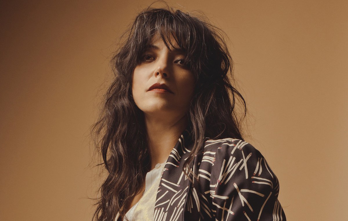 lindiependente's tweet photo. Un ritratto della splendida Sharon Van Etten, in attesa di vederla dal vivo a @artivive festival e a #SextoNplugged. Tutta la malinconia del folk e la sincerità di una cantautrice raffinatissima
https://t.co/NOj1N6RJ7F https://t.co/pufFT2s6KL