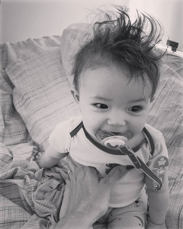 wilhermina's tweet photo. Esto pasa cuando te gusta peinarte el pelo dormida 😂😂😂😂😂 @marianopitre #jujucrazyhair https://t.co/to5eBkzmKn https://t.co/Ct8CYdFaWP