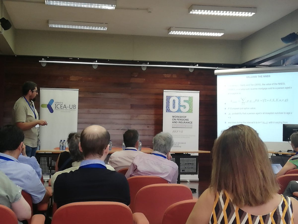 icea_es's tweet photo. Iván de la Fuente presenta su estudio comparativo a nivel internacional bajo el nombre de "Estimating regulatory capital requirements for reverse mortages", un modelo de cálculo de los requirimientos de capital con Basilea #05workshop @icea_ub @UniBarcelona https://t.co/SF8NNH6KbL
