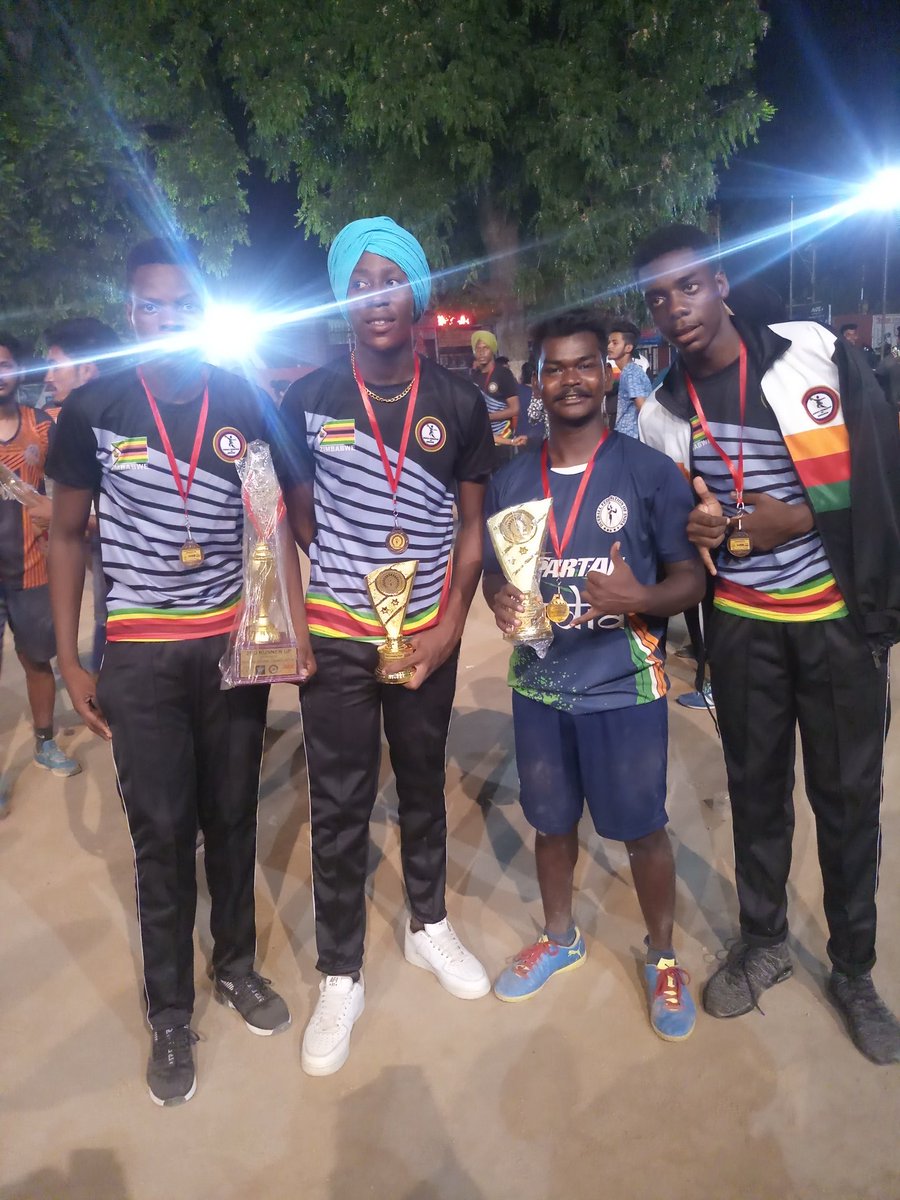 trinnie02's tweet photo. #Zimbabwe #Dueball #zimbo #twar
#sports #sportszone #Warriors https://t.co/IZgo2Rd7hX
