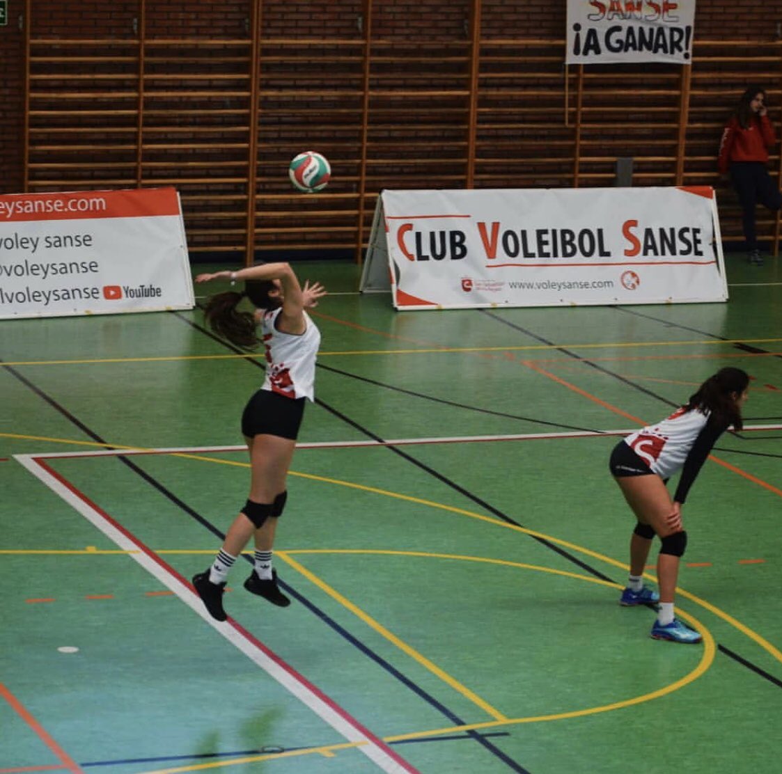 voleysanse's tweet photo. 🏐🆕#CVSnacional❤️
😍SIGUE en el primer equipo🥳

@albapereziml a por su segunda temporada en el CVS con la mirada puesta en el segundo asalto a la fase de ascenso a Superliga2.

La central de 20 años es el techo de este gran equipo que ha logrado el Subcampeonato de Copa CAM https://t.co/B4iiXBQFtB