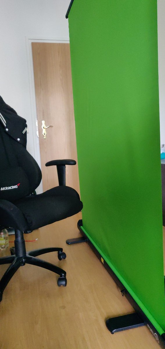 HeavilyarmedG's tweet photo. Dieser Greenscreen ist eine geniale Erfindung von @elgatogamingDE 😍
Die Qualität des Streams steigt dadurch enorm 😎
Seid doch wieder dabei und macht euch ein Bild davon!
Gleich auf https://t.co/4849Ylck9S https://t.co/qSRGrBtnFa