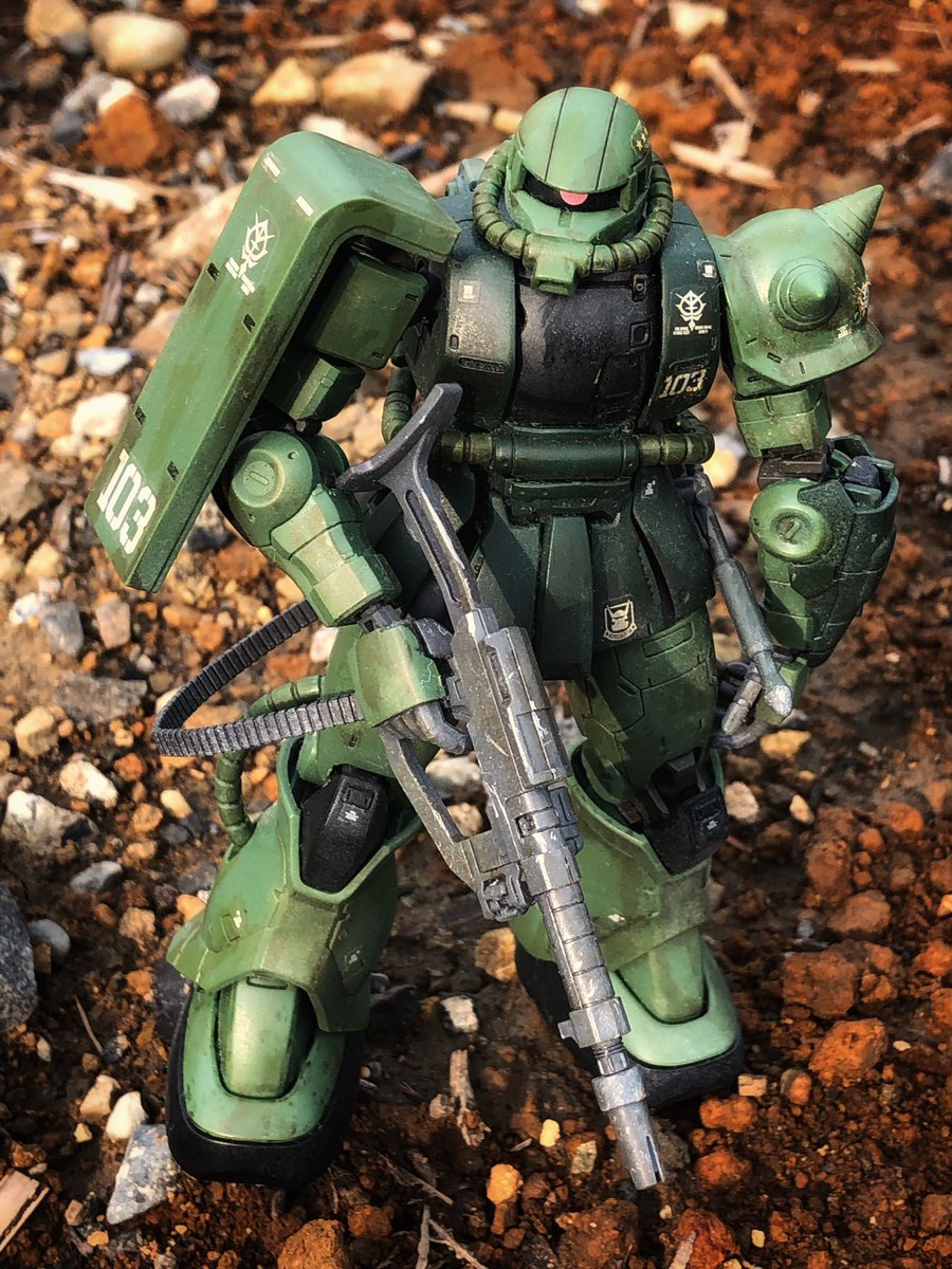 tele_worker_net's tweet photo. 新し��趣味としてはじめたガンプラ、ザクⅡを庭で撮影。シールっぽさが目立つけど概ね満足♪

#ガンプラ #ガンプラ好きな人と繋がりたい #ガンプラは自由だ #ザク #ウェザリング #プラモデル https://t.co/agaIx7O097