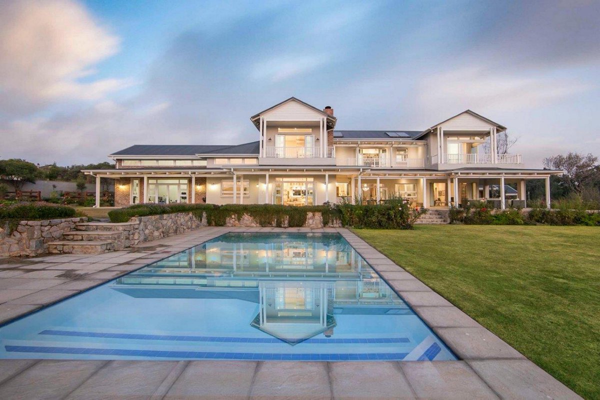 MyPropertySA's tweet photo. Despite the political uncertainty that’s increasingly deterring foreign investment, there is still significant interest from international buyers in certain areas.

Find out more here https://t.co/n1IPUrz4uV https://t.co/h7TfB3vA80