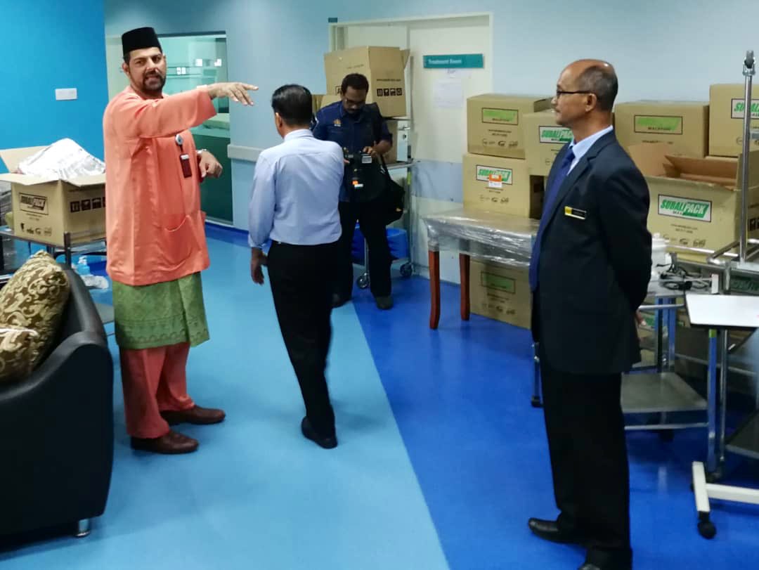 CKP_JKR's tweet photo. Majlis Penyerahan Bangunan UIAM Kulliyyah  Kejururawatan Kampus Kuantan Pahang, yang di sempurnakan oleh Y.H Dato' Hj Othman bin Nordin, Pengarah Kerja Raya Negeri Pahang pada 2 Julai 2019. 

@kpkrjkr 
@ZAzidin 
@irahmadredza 
@JKRMalaysia https://t.co/FfKygmzOTM