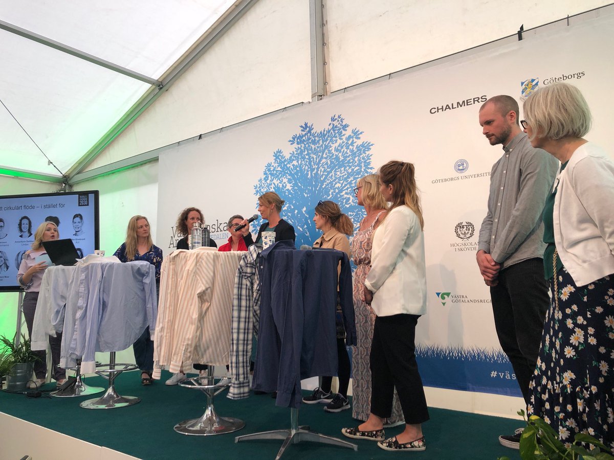Stilmaria's tweet photo. Är vi mogna för producentansvar på textil? Panel  med många intressenter i kedjan på #västsvenskaarena i #almedalen2019 där jag från #svenskhandel och #t4ri var med och inledde. https://t.co/Ule89xwMb0