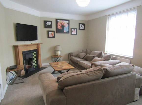 HuntersDN21's tweet photo. 🏠East Ferry Road, Wildsworth, Gainsborough.
Offers in the region of: £250,000 🏠

Hunters are delighted to offer to the market this four bed semi detached house.
VIEWING IS HIGHLY RECOMMENDED...

📞 To arrange a viewing call us on - 01427 616118 https://t.co/cvFtuj6oY5