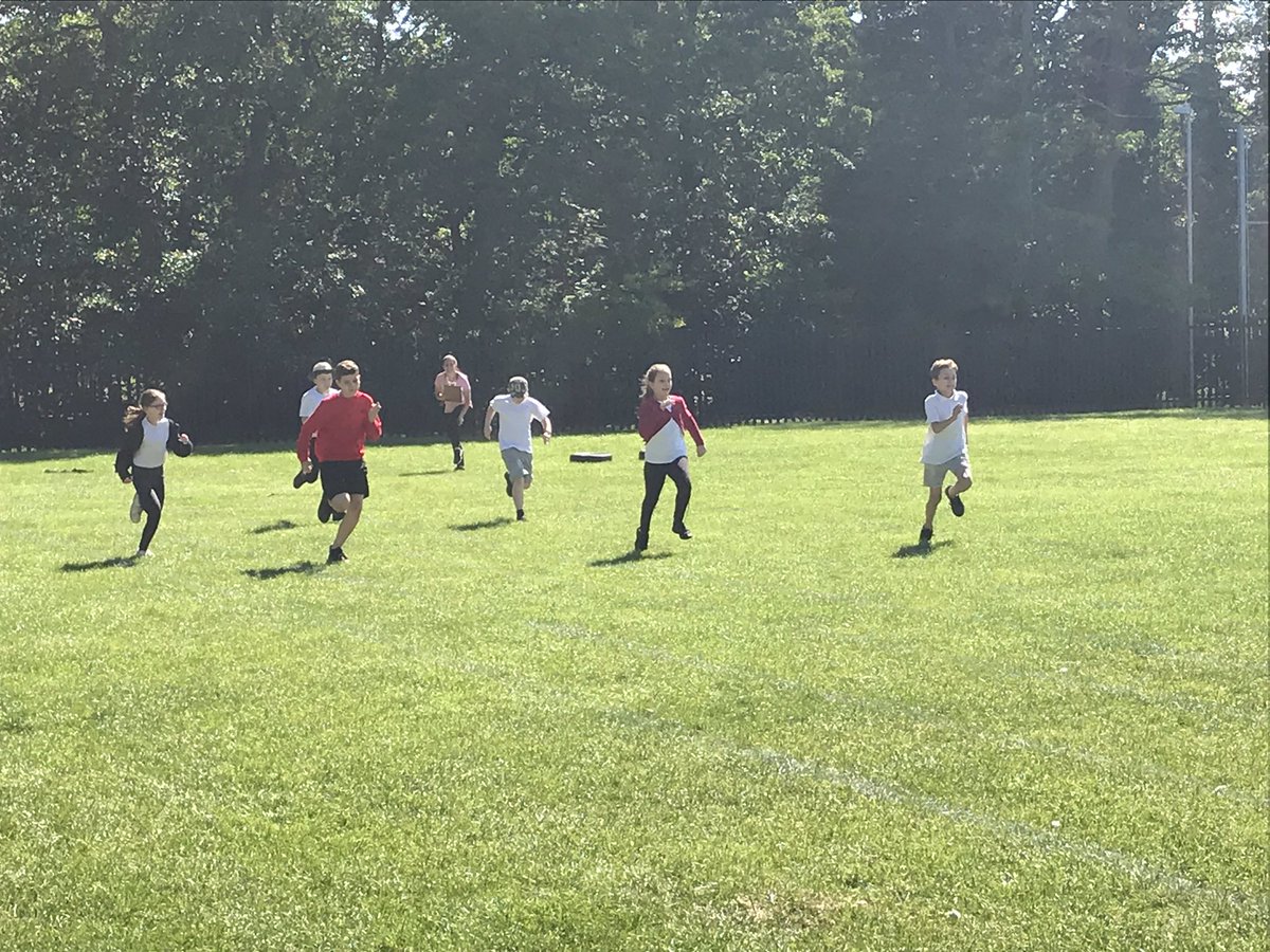 LumbertubsPri's tweet photo. The children are really enjoying the KS2 sports competition this morning. #fitforlife https://t.co/iSkC4zKNCg